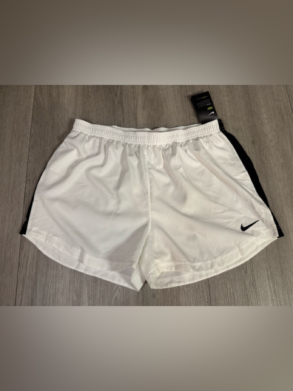 Nike Dri fit Women’s White And Black Sides Athletic Shorts XL NWT